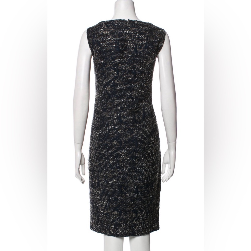 $1250 Akris Punto Black Bouclé Tweed Sheath Dress Sleeveless V-Neck Size US 12 - Picture 4 of 10